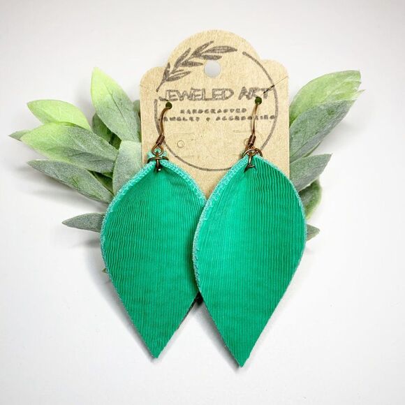 JEWELED ART Handcrafted | Emerald Petal Leather Earrings | Shamrock Collection🍀 - Picture 3 of 4